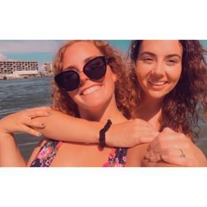 Meet your Posher, Nina